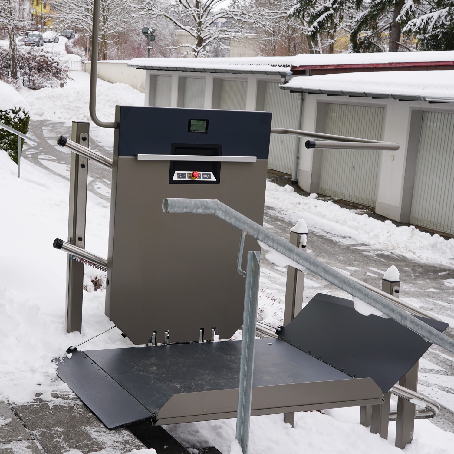 Plattform-Lift außen (Einzelfertigung) - Häseler Liftsysteme – Bild 3
