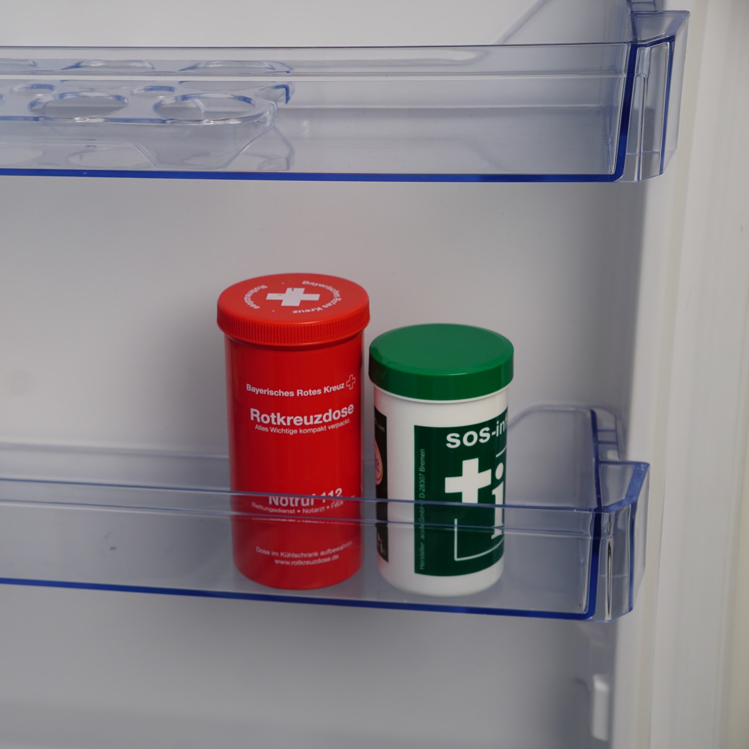 Notfalldose, die mit Infos im Kühlschrank stehen sollte