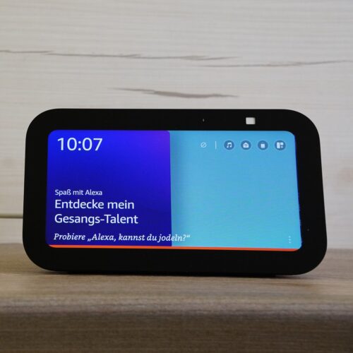 HD-Smart Display circa 8 x 16 cm, kann verschiedene Inhalte anzeigen